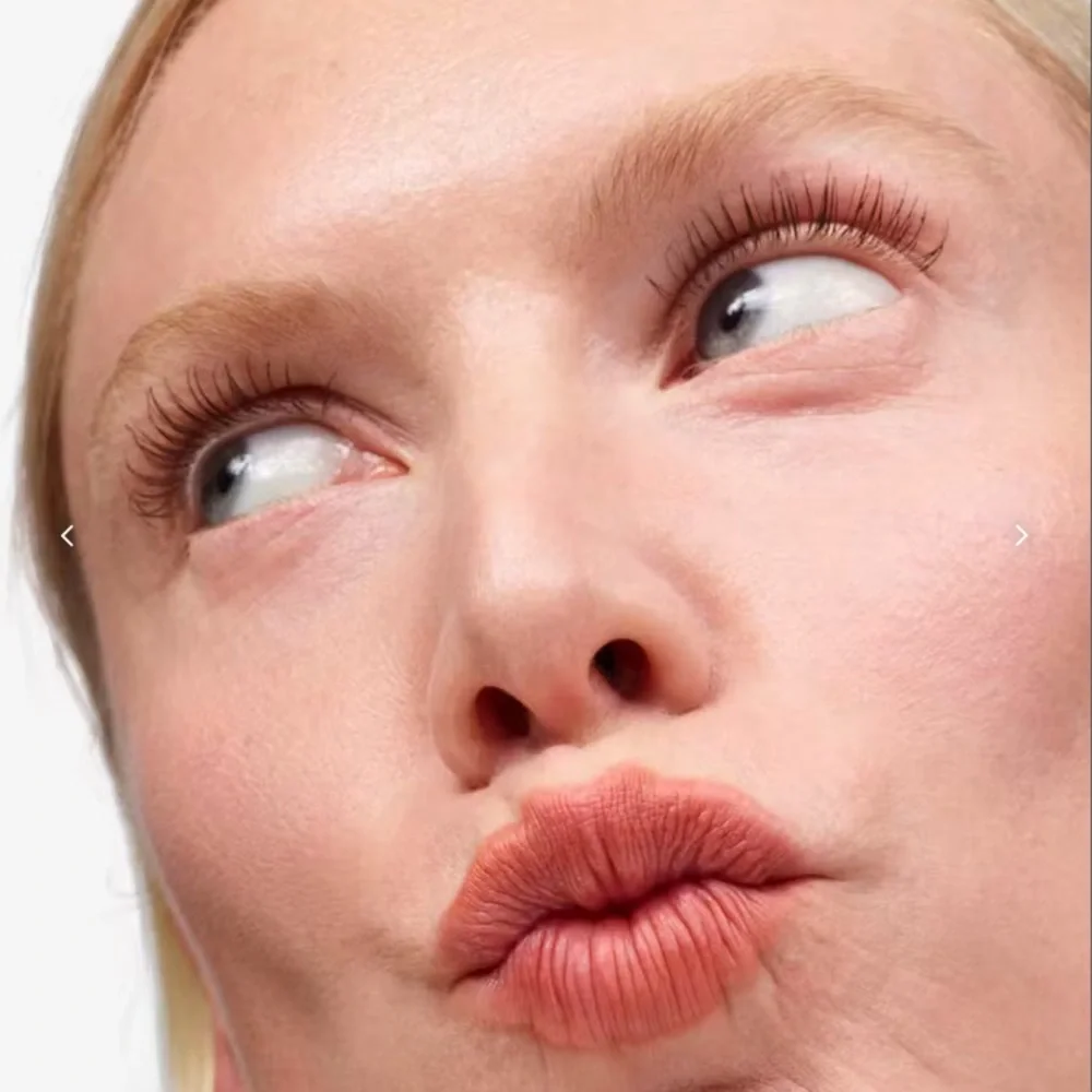 BRAND NEW Glossier Generation G - Cake